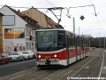 Vůz KT8D5.RN2P ev.č.9072 vypravený na linku 25 opustil zastávku Břevnovský klášter a míří k zastávce U Kaštanu. | 27.2.2007