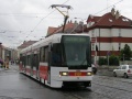 Vůz RT6N2 ev.č.9101 projíždí během zkušební jízdy křižovatkou Průběžná. | 30.5.2006