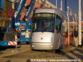 Skládání prototypu tramvaje Škoda 14T ev.č.9111 na pražské koleje v areálu Opravny tramvají Ústředních dílen | 11.12.2005