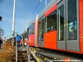 Skládání tramvaje Škoda 14T ev.č.9113 na pražské koleje na předávací koleji Zličín | 30.10.2006