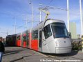 Skládání tramvaje Škoda 14T ev.č.9113 na pražské koleje na předávací koleji Zličín | 30.10.2006