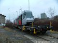 Na předávací koleji Zličín stojí tři plošinové vozy naložené tramvají Škoda 14T ev.č.9114 | 22.12.2006