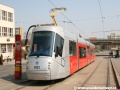 Vůz 14T ev.č.9121 vypravený na linku 9 stanicuje v zastávce Slánská. | 1.4.2007