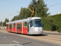 Bělohorskou ulicí na Vypich míří vůz Škoda 14T ev.č.9122 vypravený strašnickou vozovnou na linku 22. | 20.5.2007