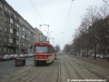 Cvičný vůz T3 ev.č.5510 vyčkává na své osazenstvo za začínající vánice na předjízdné koleji Podbaba. | 1.3.1996