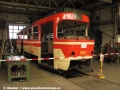 A to je konec cvičného vozu T3 ev.č.5511, který se v opravně tramvají podrobuje postupnému odstrojování, aby se z něj stal muzejní vůz ev.č.6340. | 17.9.2011