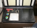 Závadový panel instruktora v zaslepené části prvních dveří cvičného vozu T3 ev.č.5511. | 6.12.2010