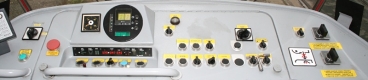 Palubní pult na stanovišti řidiče cvičného vozu T3M #5519. | 14.10.2008