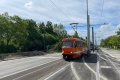 Pracovní vůz T3 #5521 většinou jako první tramvaj projíždí rekonstruované úseky a novostavby tramvajových tratí. Stejně tak vyzkoušel přímý směr nových kolejových konstrukcí křižovatky Podolské nábřeží od Dvorců. | 12.5.2023