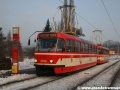 V zastávce Nový Hloubětín stanicuje souprava cvičných vozů T3R.P ev.č.5525+5526. | 12.1.2009