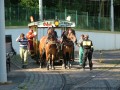 A jedeme, koně zabraly a po objízdné koleji vozovny Motol táhnou vlečný vůz koňky ev.č.90 | 27.8.2005