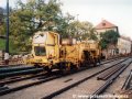 Podbíječka Plasser & Theurer 08-275 ZW při rekonstrukci Karmelitské ulice | 1.11.2001