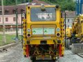 Podbíječka Plasser & Theurer 08-275 ZW při rekonstrukci tratě v Chotkově ulici. | 19.7.2014