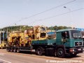 Podbíječka Plasser & Theurer 08-275 ZW připravená ke složení z nákladního automobilu na Kotlářce | 24.7.2003