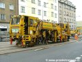 Podbíječka Plasser & Theurer 08-275 ZW při rekonstrukci tratě v Koněvově ulici | 3.8.2006