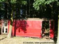 Bývalý vlečný vůz DP Praha ev.č.1009 se nyní rozpadá u obce Prodašice. | 16.7.2006