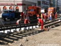 Ukládání kolejového pole na železobetonových pražcích v prostoru u křižovatky Moráň | 4.9.2010]