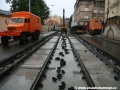 Již dokončená stavba kolejí formou W-tram v ulici na Slupi čeká jen na asfaltový zákryt | 27.9.2010