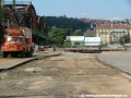 Celkový pohled na rekonstrukci tratě ve Svobodově ulici ke křižovatce Výtoň