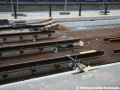 Protože se někde počítá se značným zatížením betonové desky systému W-tram, bývá v takových místech podkladový beton vyztužen rozloženou kari sítí. | 12.8.2010
