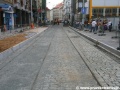 Ve Spálené ulici v prostoru zastávek Národní třída byl poprvé použit zákryt betonové desky W-tram v podobě zádlažby velkou žulovou dlažbou. | 16.8.2010