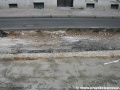 Postupně odfrézovaný spodek tramvajové tratě odhalil i původní betonovou desku skrytou pod vrstvou asfaltu. | 18.7.2011