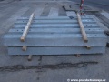 Betonové bezvýstužové rektifikační pražce sloužící k zajištění rozchodu kolejnic. | 23.2.2012