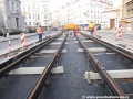 Již uložené kolejnice konstrukce systému W-tram do připraveného spodku tramvajové tratě. | 5.3.2012