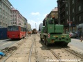 Rekonstrukce tratě mezi křižovatkou Ohrada a Basilejským náměstím začala snášením panelů BKV. | 4.7.2006