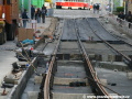 Jednotlivé fáze zřizování pevné jízdní dráhy W-tram v prostoru zastávky Palmovka. | 11.4.2011